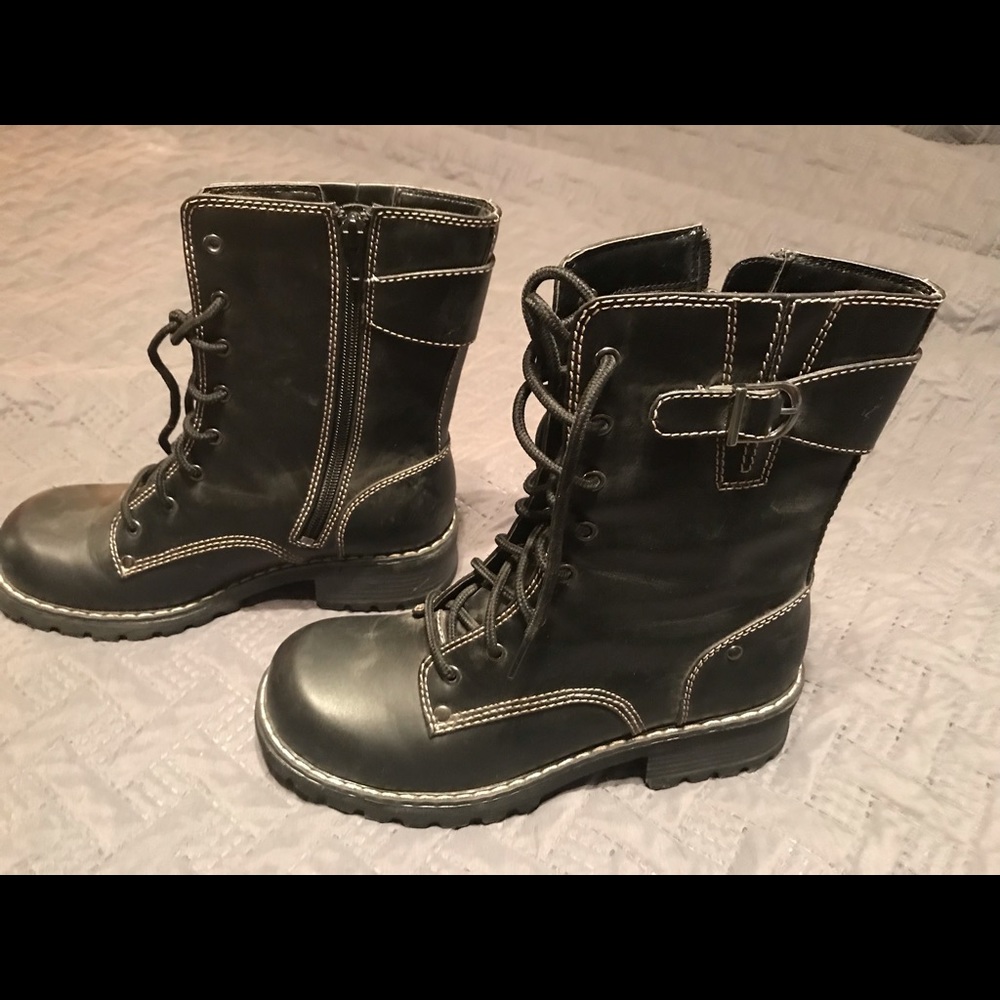 Brand new black boots
